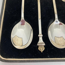 Load image into Gallery viewer, Boxed Set Of Silver Collectors Spoons With Crown Finials And George V Silver Jubilee Hallmark