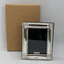 Load image into Gallery viewer, Silver Photograph Frame With Shell Detail