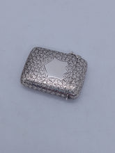 Load image into Gallery viewer, Silver Vesta With Ivy Leaf Decoration Birmingham 1905