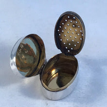 Load image into Gallery viewer, George III Silver Vinaigrette Thomas Willmore 1798