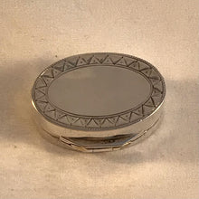 Load image into Gallery viewer, George III Silver Vinaigrette Thomas Willmore 1798