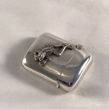 Load image into Gallery viewer, Novelty Edwardian Silver Vesta With Applied Cast Frog Model Chester 1903