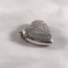 Load image into Gallery viewer, Edwardian Heart Shaped Silver Vesta Hallmarked Birmingham 1903