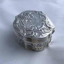 Load image into Gallery viewer, Silver Box Decorated With Putti London Import Marks