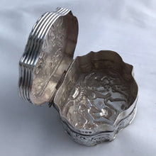 Load image into Gallery viewer, Silver Box Decorated With Putti London Import Marks