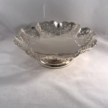 Load image into Gallery viewer, Viners Silver Scallop Shaped Dessert Stand Or Tazza