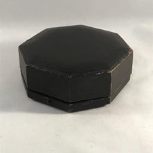 Load image into Gallery viewer, Boxed Set Of Six Silver Horseshoe Menu Holders Levi & Salaman 1911