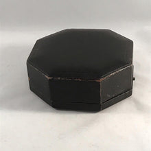 Load image into Gallery viewer, Boxed Set Of Six Silver Horseshoe Menu Holders Levi & Salaman 1911