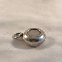 Load image into Gallery viewer, Unusual Edwardian Side Loading Silver Sovereign Case Birmingham 1901