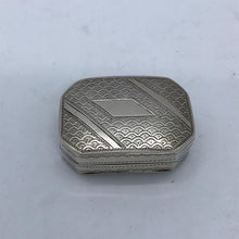 Load image into Gallery viewer, Early George III Silver Curved Vinaigrette Birmingham 1787