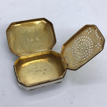 Load image into Gallery viewer, Early George III Silver Curved Vinaigrette Birmingham 1787