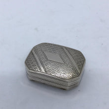Load image into Gallery viewer, Early George III Silver Curved Vinaigrette Birmingham 1787
