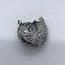 Load image into Gallery viewer, Silver Nautilus Shell Vesta Hallmarked London 1979 With Bail