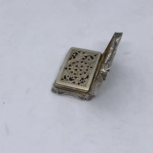Load image into Gallery viewer, Victorian Solid Silver Hallmarked Vinaigrette Edward Smith 1843
