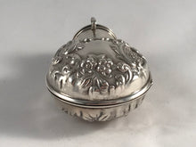 Load image into Gallery viewer, Hallmarked Silver Scent Bottle Case Goldsmiths And Silversmiths London 1898