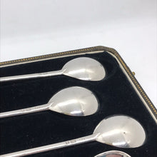 Load image into Gallery viewer, Boxed Set Of Silver Collectors Spoons With Lion Finials William Suckling 1940
