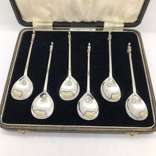 Load image into Gallery viewer, Boxed Set Of Silver Collectors Spoons With Lion Finials William Suckling 1940
