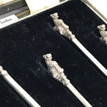 Load image into Gallery viewer, Boxed Set Of Silver Collectors Spoons With Lion Finials William Suckling 1940
