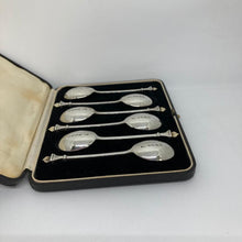 Load image into Gallery viewer, Boxed Set Of Silver Collectors Spoons With Crown Finials And George V Silver Jubilee Hallmark
