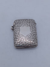 Load image into Gallery viewer, Silver Vesta With Ivy Leaf Decoration Birmingham 1905
