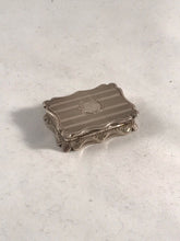 Load image into Gallery viewer, Silver Vinaigrette Edward Smith 1850
