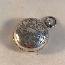 Load image into Gallery viewer, Edwardian Silver Sovereign Case With Foliate Decoration Birmingham 1909
