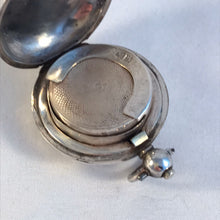 Load image into Gallery viewer, Edwardian Silver Sovereign Case With Foliate Decoration Birmingham 1909

