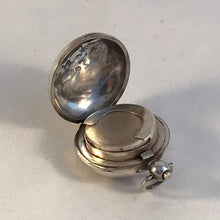 Load image into Gallery viewer, Edwardian Silver Sovereign Case With Foliate Decoration Birmingham 1909
