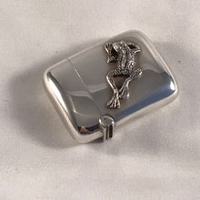 Load image into Gallery viewer, Novelty Edwardian Silver Vesta With Applied Cast Frog Model Chester 1903
