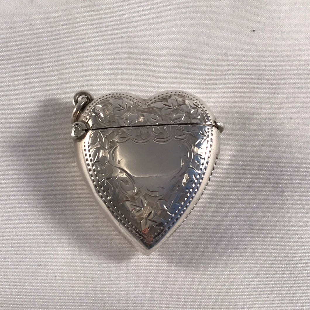 Edwardian Heart Shaped Silver Vesta Hallmarked Birmingham 1903