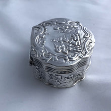 Load image into Gallery viewer, Silver Box Decorated With Putti London Import Marks
