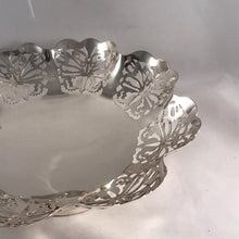 Load image into Gallery viewer, Viners Silver Scallop Shaped Dessert Stand Or Tazza
