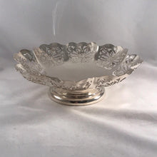 Load image into Gallery viewer, Viners Silver Scallop Shaped Dessert Stand Or Tazza
