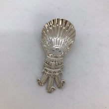 Load image into Gallery viewer, Commemorative Hallmarked Silver Caddy Spoon Sheffield 1981 Prince of Wales Feathers
