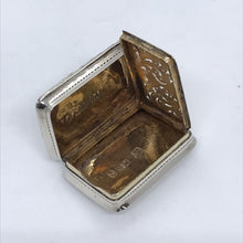 Load image into Gallery viewer, Nathaniel Mills Silver Vinaigrette Birmingham 1840
