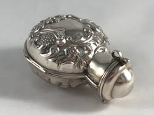 Load image into Gallery viewer, Hallmarked Silver Scent Bottle Case Goldsmiths And Silversmiths London 1898
